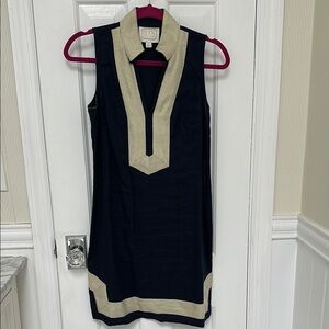 EUC Sail to Sable navy shift dress with gold metallic trim, size XS